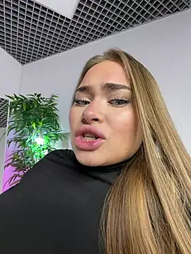 Snapshot of MonicaWestt chatting on 15, 6, 2026 MonicaWestt online show from 15, 6, 2026