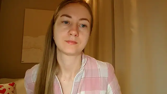 Snapshot of BluueSilk chatting on 3, 3, 2025 BluueSilk online show from 3, 3, 2025