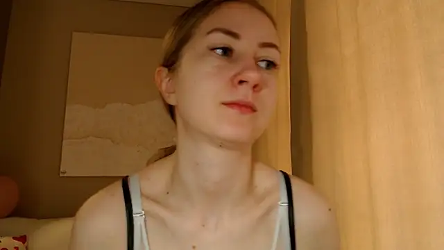 Snapshot of BluueSilk chatting on 11, 3, 2025 BluueSilk online show from 11, 3, 2025