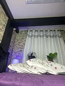 SluttyEll online show from 1, 2, 2026