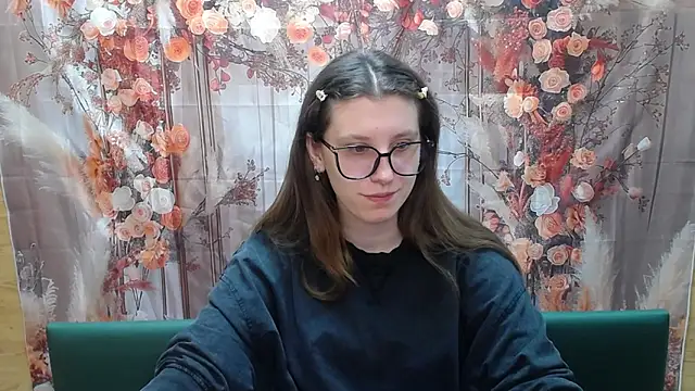 LilianaShine online show from 4, 3, 2026