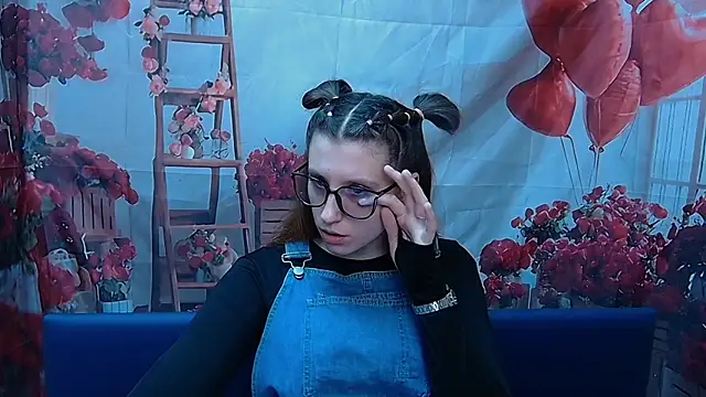 LilianaShine online show from 8, 3, 2026