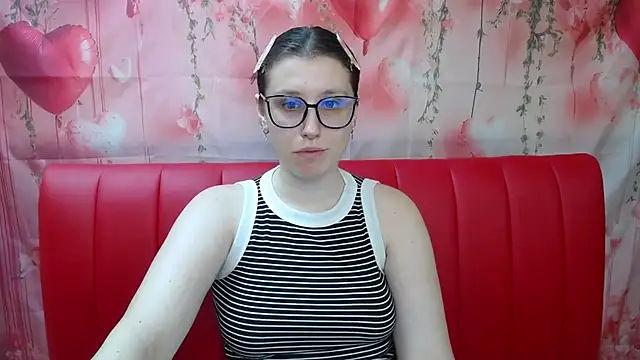 Snapshot of LilianaShine chatting on 26, 5, 2026 LilianaShine online show from 26, 5, 2026