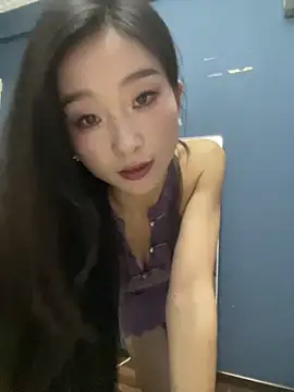 Snapshot of XiaoGui10 chatting on 28, 4, 2026 XiaoGui10 online show from 28, 4, 2026