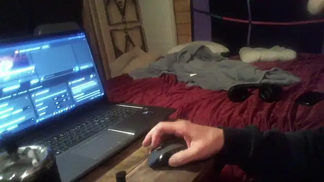 Snapshot of 2_4_YOU chatting on 22, 3, 2026 2 4 YOU online show from 22, 3, 2026