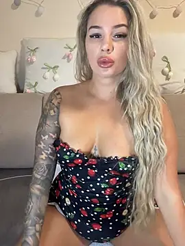 Snapshot of sexybatwomen33 chatting on 12, 5, 2026 sexybatwomen33 online show from 12, 5, 2026