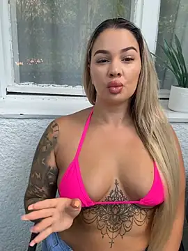 sexybatwomen33 online show from 10, 7, 2026