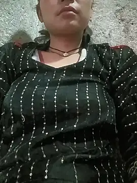 Snapshot of Sunali_Bendre chatting on 19, 5, 2026 Sunali Bendre online show from 19, 5, 2026