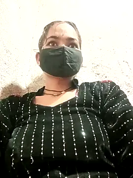 Snapshot of Sunali_Bendre chatting on 11, 5, 2026 Sunali Bendre online show from 11, 5, 2026