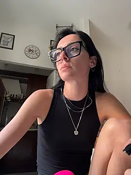 Snapshot of alibi_room chatting on 6, 6, 2026 alibi room online show from 6, 6, 2026