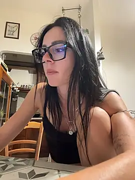 Snapshot of alibi_room chatting on 27, 5, 2026 alibi room online show from 27, 5, 2026