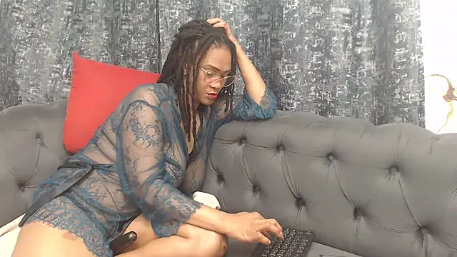 PrettyBoobsXX43 online show from 4, 5, 2026