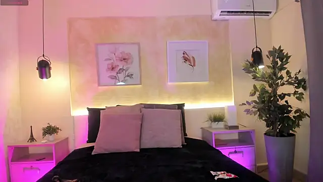 IsabellaSweet   online show from 13, 3, 2026