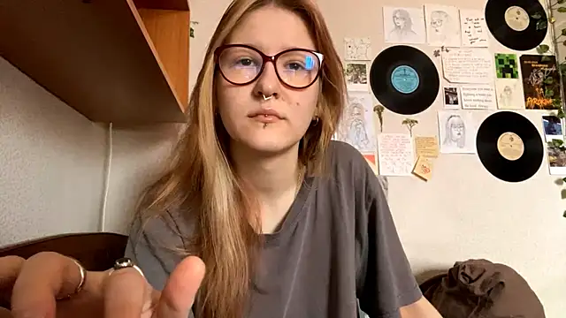 LaureenVielma online show from 10, 4, 2026