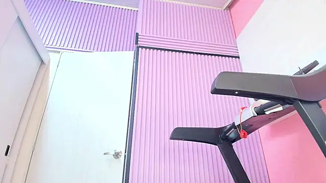 NaomiAmazing01 online show from 28, 5, 2026