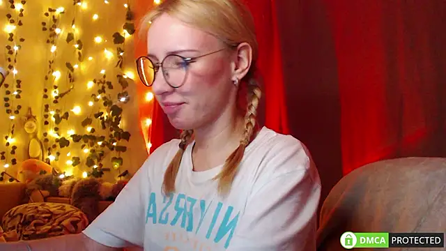 Mia  Jensen online show from 27, 3, 2026