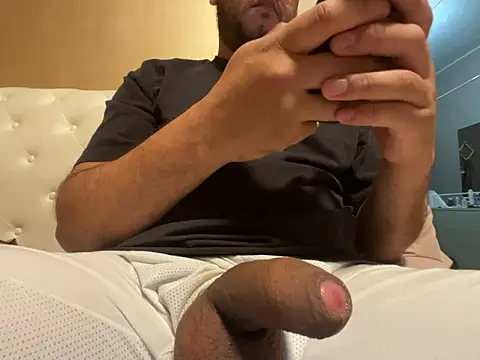 latinocalientehot online show from 16, 6, 2026