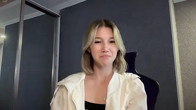 lilXdomiii online show from 7, 4, 2026