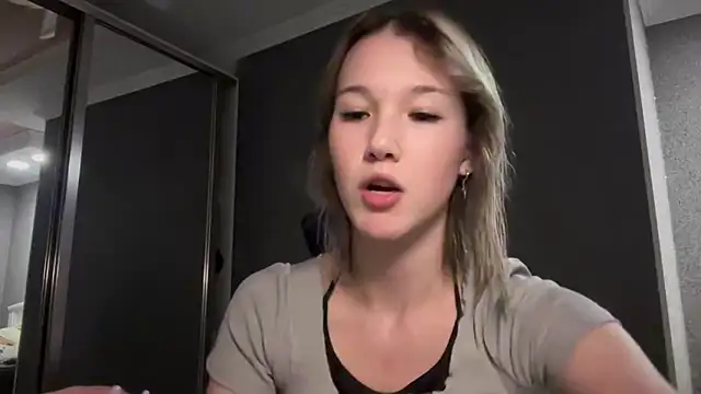 lilXdomiii online show from 2, 4, 2026