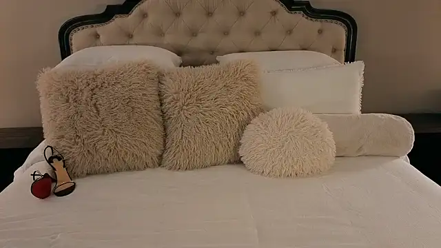 Hot Wife Amber online show from 8, 2, 2026