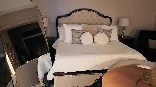 Hot Wife Amber online show from 22, 6, 2026