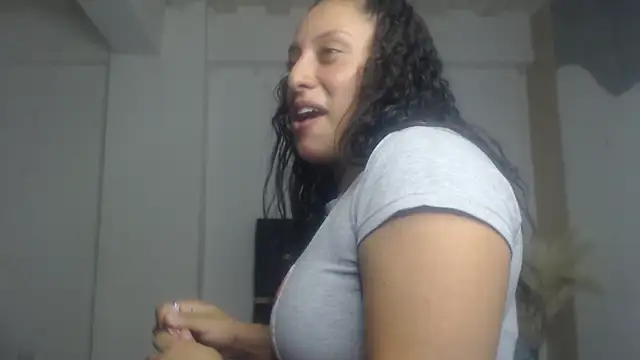 Snapshot of Barbara_D_Valencia chatting on 4, 6, 2026 Barbara D Valencia online show from 4, 6, 2026