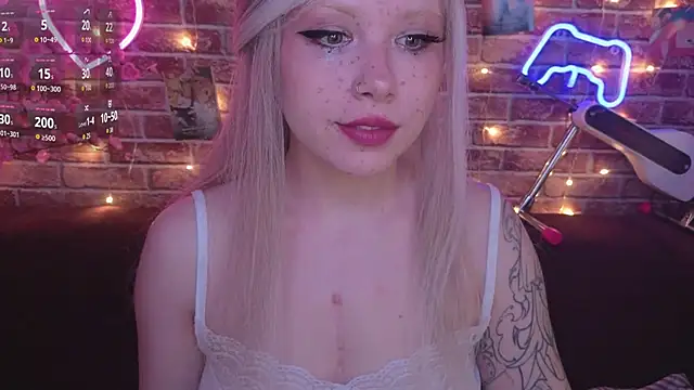 Snapshot of AnnaQuiin chatting on 23, 2, 2026 AnnaQuiin online show from 23, 2, 2026