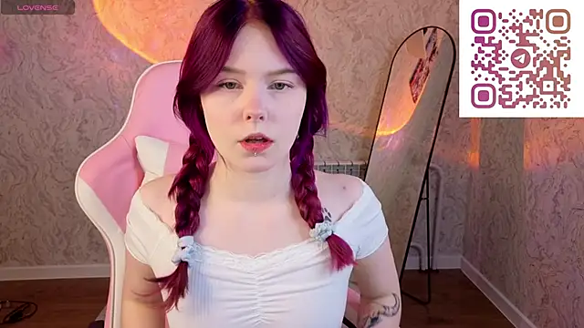 Julia Anis online show from 12, 4, 2026