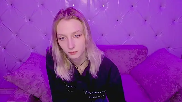 Akiro Kim7 online show from 5, 3, 2026