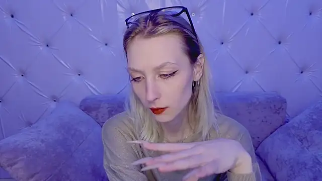 Akiro Kim7 online show from 16, 2, 2026