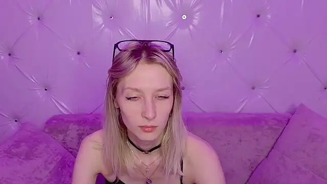 Akiro Kim7 online show from 12, 2, 2026