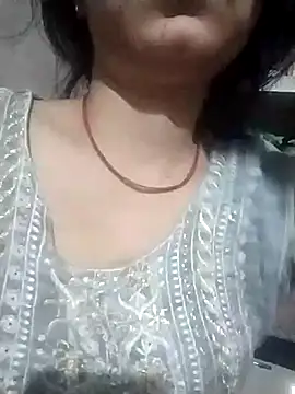 Julilodhi8695 online show from 13, 4, 2026