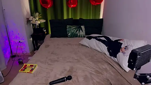 PollyRoseX online show from 8, 4, 2026