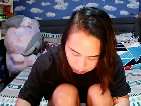 Kitty Bear02 online show from 5, 3, 2026