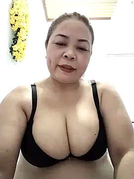 Baby-bigtits2026 online show from 20, 4, 2026
