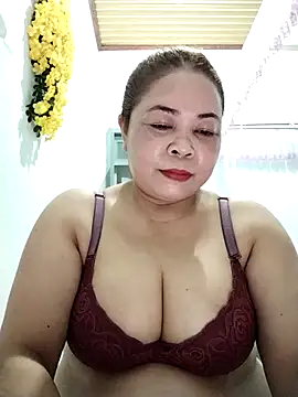 Baby-bigtits2026 online show from 14, 4, 2026