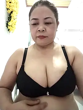 Baby-bigtits2026 online show from 29, 4, 2026