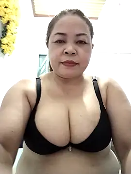 Baby-bigtits2026 online show from 22, 4, 2026
