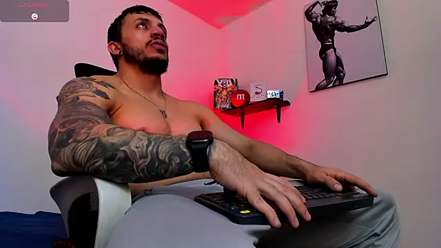 Snapshot of LiamReigns_ chatting on 20, 5, 2026 LiamReigns online show from 20, 5, 2026