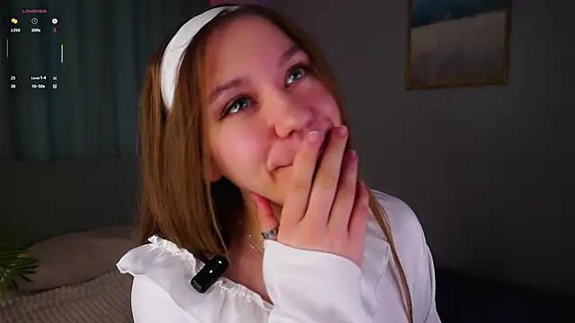 ShantellAngulo online show from 21, 4, 2026