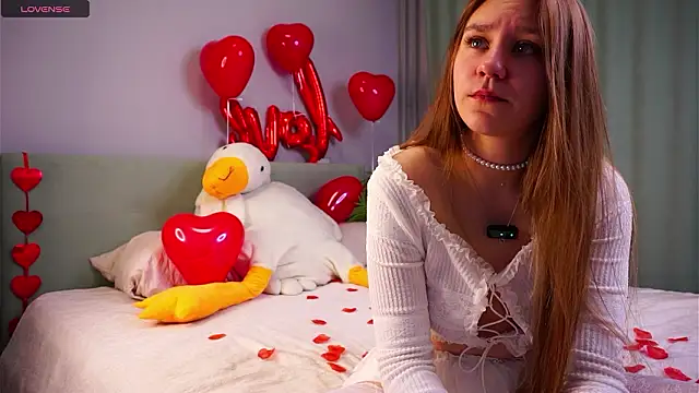 ShantellAngulo online show from 13, 2, 2026