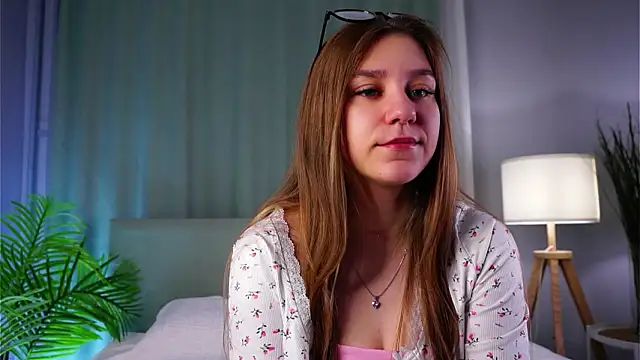 ShantellAngulo online show from 1, 2, 2026