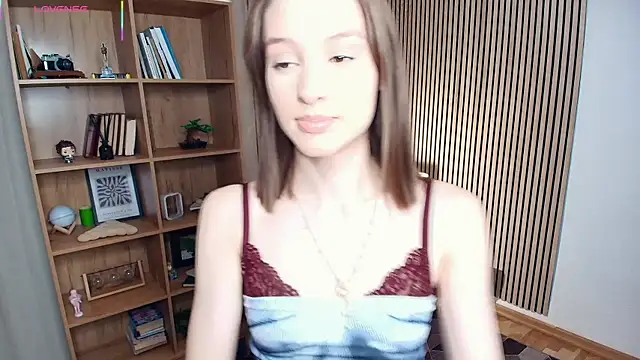 Snapshot of LianneBynon chatting on 16, 7, 2026 LianneBynon online show from 16, 7, 2026