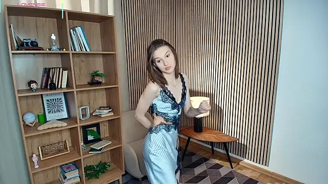 Snapshot of LianneBynon chatting on 17, 7, 2026 LianneBynon online show from 17, 7, 2026
