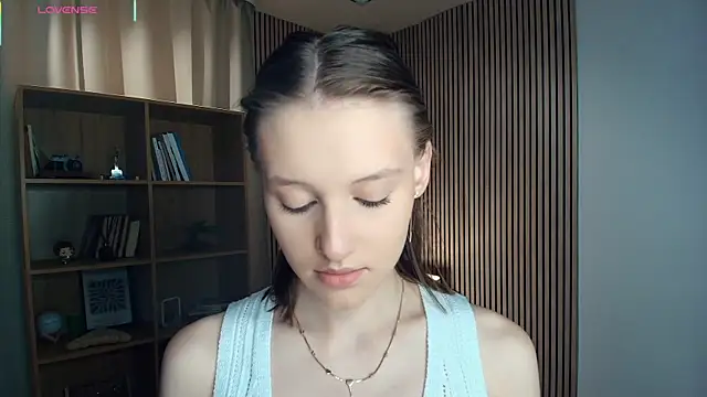 Snapshot of LianneBynon chatting on 19, 7, 2026 LianneBynon online show from 19, 7, 2026