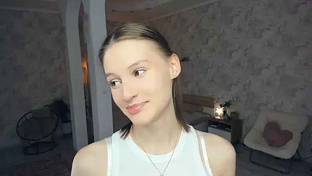 Snapshot of LianneBynon chatting on 18, 6, 2026 LianneBynon online show from 18, 6, 2026