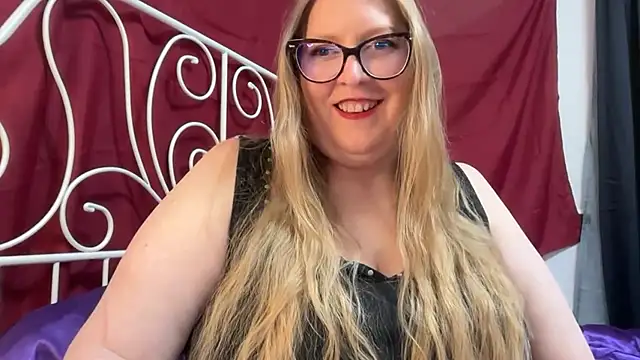 Snapshot of MissCharlotteXx chatting on 10, 4, 2026 MissCharlotteXx online show from 10, 4, 2026