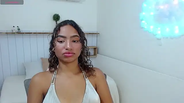 Mona Mistic online show from 3, 3, 2026