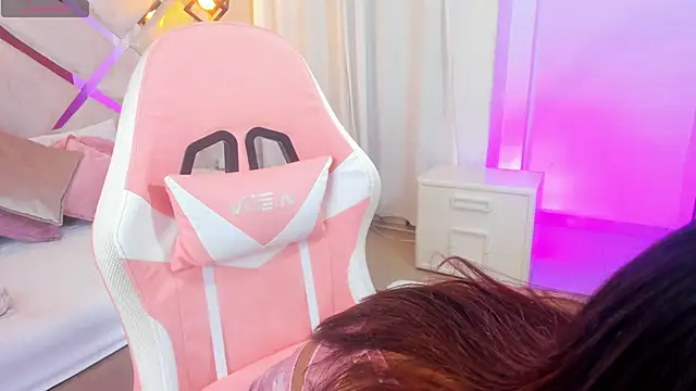 karlaa megan online show from 7, 2, 2026