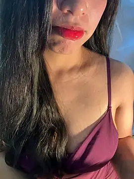 QuynhAnh 2k1 online show from 20, 2, 2026